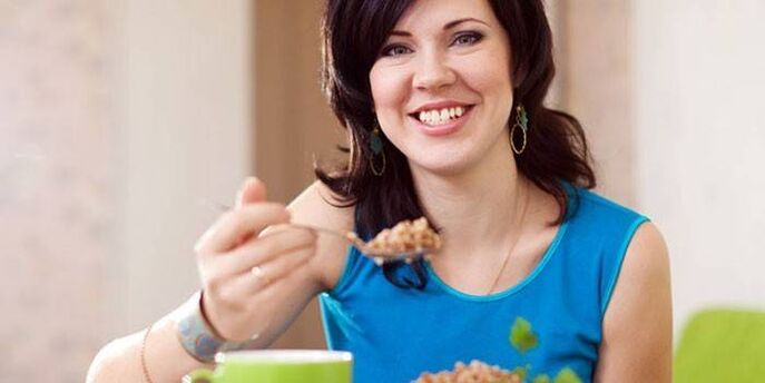 Gradual weight loss occurs without fasting.